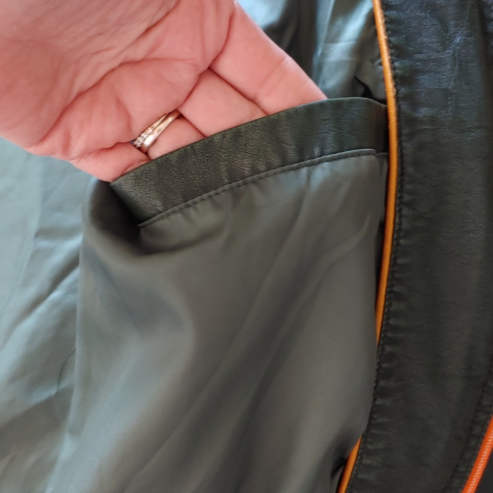 Leather jacket - Picture 5 of 12
